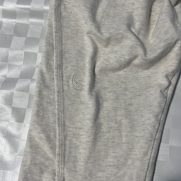 3/$20 lole small  heather white capris - Picture 4 of 6